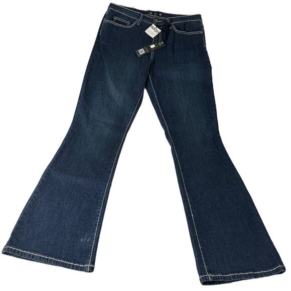 Tru Luxe Boot Cut Jeans Women's Size 32/14 Austin Indigo Wash - Picture 2 of 6